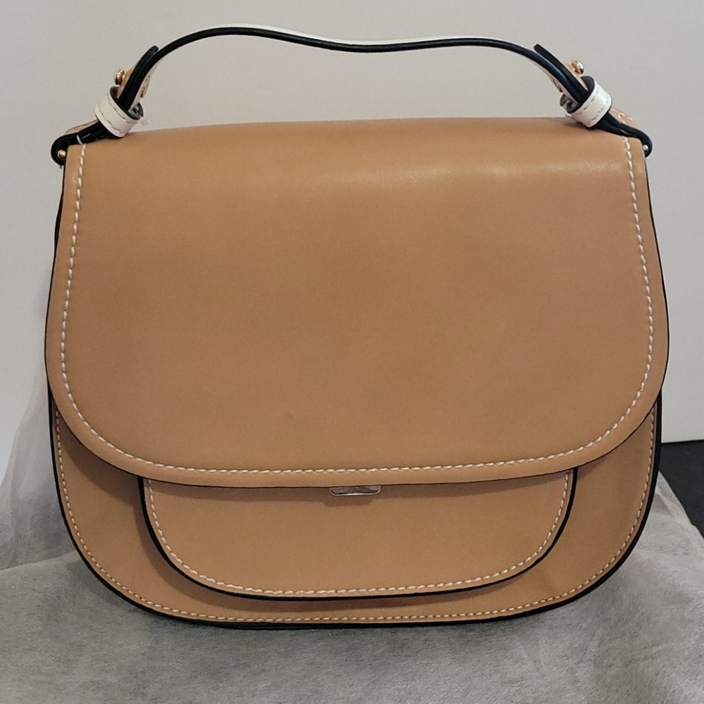 Zara Crossbody H 8' W 10'